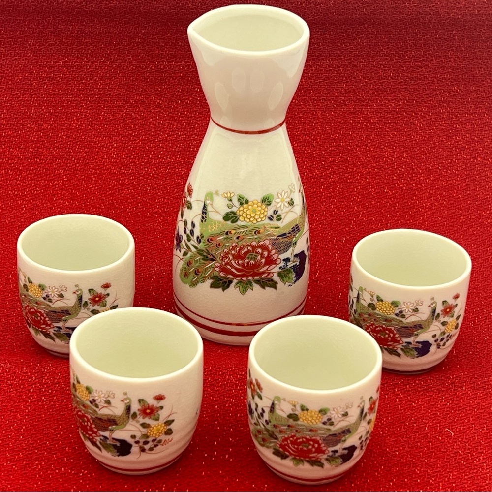 Vintage Peacock Japanese saki set